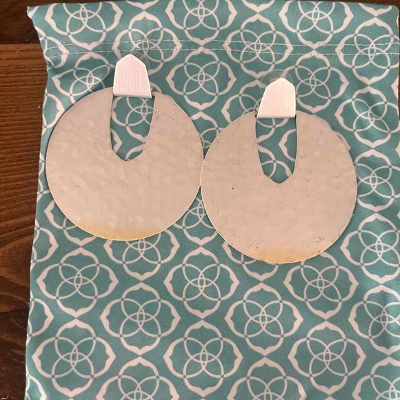 Kendra Scott Silver Statement Earrings - Picture 1 of 1